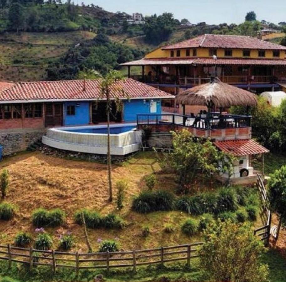 Castillo De Cascadas Finca Hotel Salamina Exterior photo